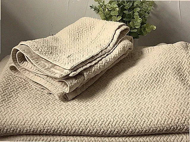 FIELDCREST Egyptian Cotton Lux 3PC Quilt F/Q 86x93 BEIGE (2 Shams 22x31) EUC